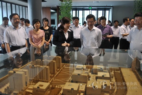 國家人力資源和社會保障部副部長何憲等領(lǐng)導(dǎo)到基地參觀調(diào)研